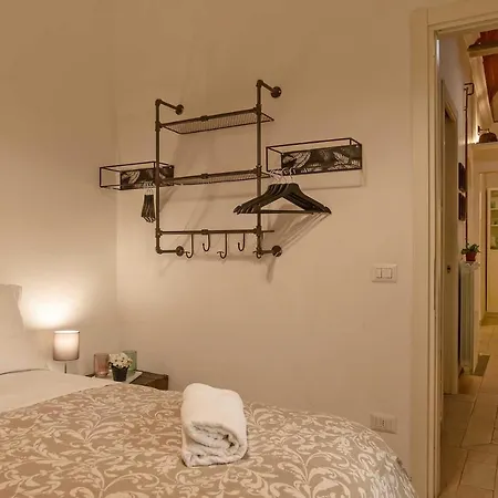 Casa Medici Riccardi - 50mt Da Piazza Duomo 公寓 *